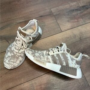 ADIDAS NMD R1s